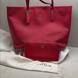 Authentic Coach Tote & Wallet